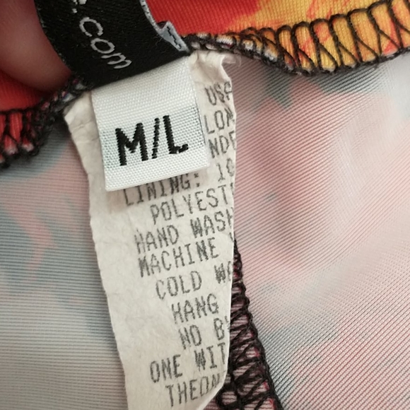 Onzie floral work out active wear capris - Picture 4 of 5